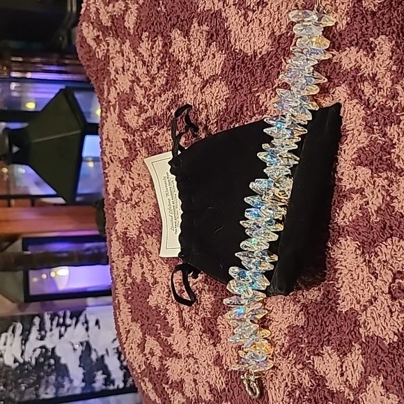 Suzanne Somers Crystal Bracelet - Picture 4 of 8